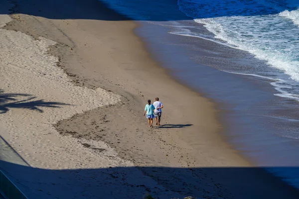 Couple Walking Beach South Florida — Stock Photo, Image