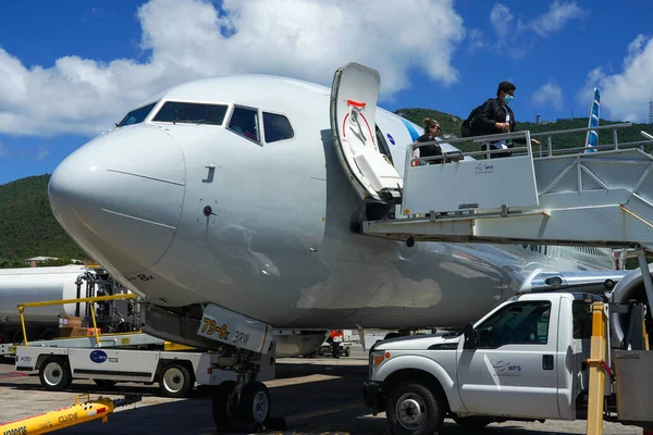St. THOMAS, ABD VIRGIN Adaları - 4 Nisan 2022: American Airlines Airbus 319, ABD Virjin Adaları 'ndaki Charlotte Amalie' de bulunan Cyril E. King Havalimanı pistinde.