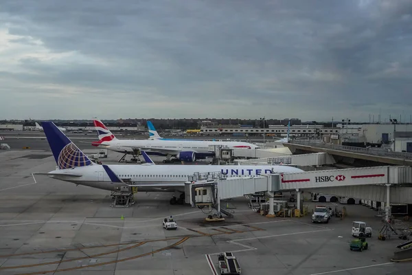 Nueva York Septiembre 2021 Aviones United Airlines British Airways Aerolineas —  Fotos de Stock