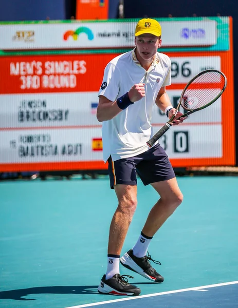 マイアミ ガーデンズ フロリダ州 2022年3月28日 プロテニス選手のジェンソン ブルックススビーが2022年マイアミ ガーデンズで行われた第3戦で活躍 — ストック写真
