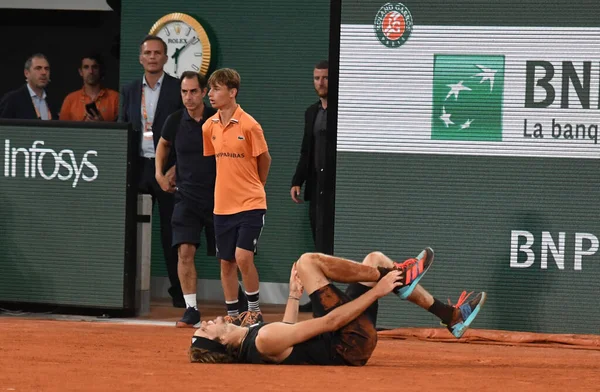 Paris France Haziran 2022 Yaralı Alman Tenisçi Alexander Zverev Fransa — Stok fotoğraf