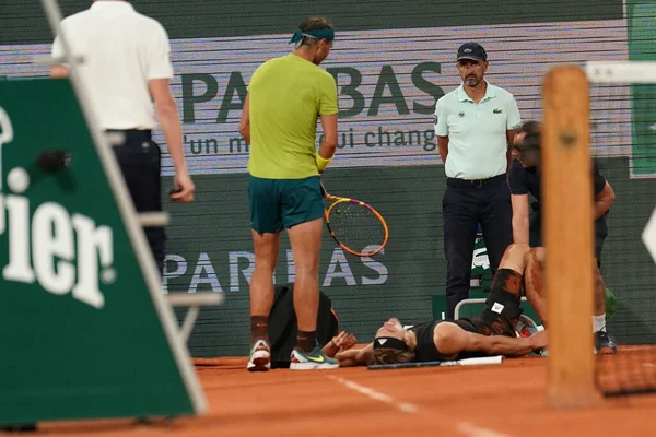 Parigi Francia Giugno 2022 Tennista Ferito Alexander Zverev Germania Richiede — Foto Stock