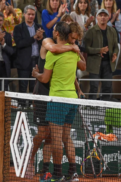 París Francia Junio 2022 Tenista Lesionado Alexander Zverev Alemania Felicita —  Fotos de Stock