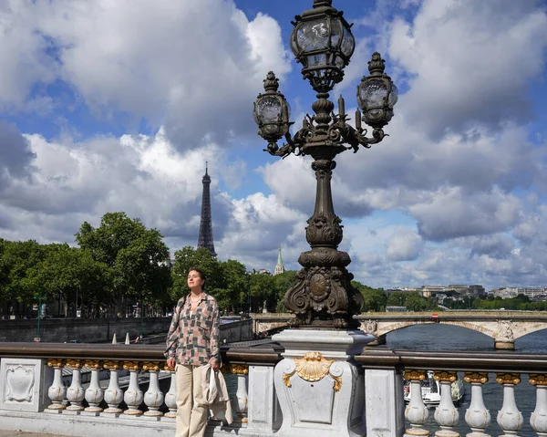 Párizs Franciaország 2022 Június Turizmus Élvezi Napsütéses Napot Pont Alexandre — Stock Fotó