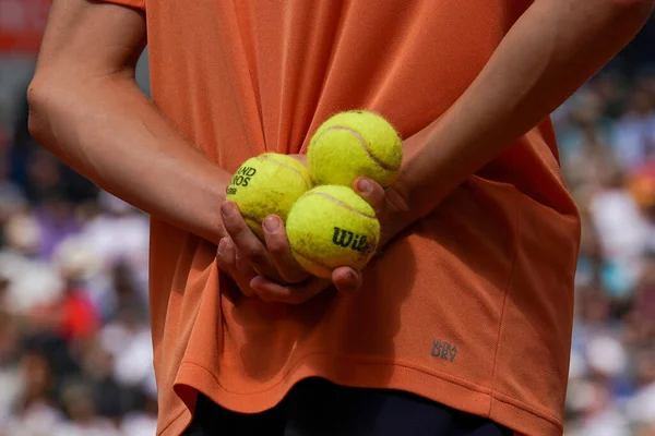 Παρισι Γαλλια Ιουνιου 2022 Ball Boy Holds Wilson Roland Garros — Φωτογραφία Αρχείου