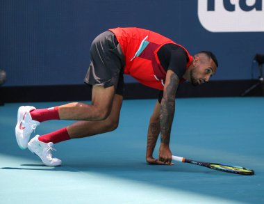 MIAMI GARDENS, FLORIDA - 27 Mart 2022: Avustralyalı profesyonel tenisçi Nick Kyrgios Miami 'deki Hard Rock Stadyumu 32.
