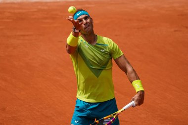 PARIS, FRANCE - 5 Haziran 2022: İspanya Grand Slam şampiyonu Rafael Nadal, 2022 'de Fransa' nın Paris kentinde Norveçli Casper Ruud 'a karşı oynadığı son maçta
