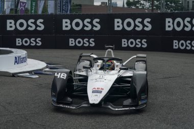 NEW YORK - 10 Temmuz 2021: ROKiT Venturi Yarış Takımı 'ndan Edoardo Mortara (48) 2021 ABB Formula E Dünya Şampiyonası' nda Formula E-Prix 10 yarışında Red Hook