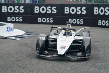 NEW YORK - 10 Temmuz 2021: ROKiT Venturi Yarış Takımı 'ndan Edoardo Mortara (48) 2021 ABB Formula E Dünya Şampiyonası' nda Formula E-Prix 10 yarışında Red Hook