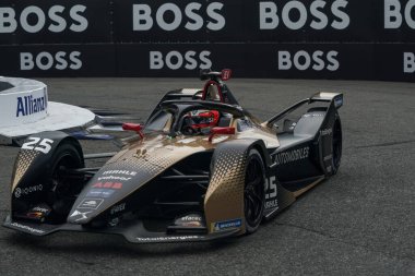 NEW YORK - 10 Temmuz 2021: 2021 ABB Formula E Dünya Şampiyonası New York E-Prix yarışı 10 yarışında DS Techeetah Team 'in 2 kez FIA Formula E Dünya Şampiyonu Jean-Eric Vergne (25)