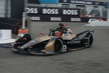 NEW YORK - 10 Temmuz 2021: 2021 ABB Formula E Dünya Şampiyonası New York E-Prix yarışı 10 yarışında DS Techeetah Team 'in 2 kez FIA Formula E Dünya Şampiyonu Jean-Eric Vergne (25)