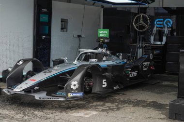 NEW YORK - 10 Temmuz 2021: Mercedes-EQ Formula E takımından Stoffel Vandoorne (5) 2021 ABB Formula E Dünya Şampiyonası 'nda Formula E-Prix 10 yarışında Red Hook