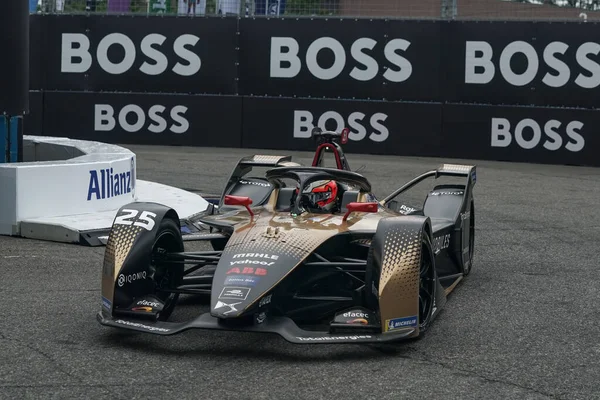 NEW YORK - 10 Temmuz 2021: 2021 ABB Formula E Dünya Şampiyonası New York E-Prix yarışı 10 yarışında DS Techeetah Team 'in 2 kez FIA Formula E Dünya Şampiyonu Jean-Eric Vergne (25)