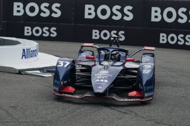 NEW YORK - 10 Temmuz 2021: Envision Yarış Takımı 'ndan Nick Cassidy (37) 2021 ABB Formula E Dünya Şampiyonası' nda Formula E-Prix yarışı 10 'da Red Hook