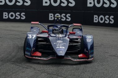 NEW YORK - 10 Temmuz 2021: Envision Yarış Takımı 'ndan Nick Cassidy (37) 2021 ABB Formula E Dünya Şampiyonası' nda Formula E-Prix yarışı 10 'da Red Hook