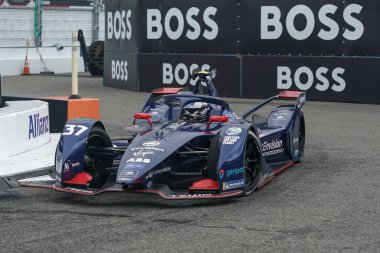 NEW YORK - 10 Temmuz 2021: Envision Yarış Takımı 'ndan Nick Cassidy (37) 2021 ABB Formula E Dünya Şampiyonası' nda Formula E-Prix yarışı 10 'da Red Hook