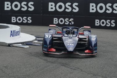 NEW YORK - 10 Temmuz 2021: Envision Yarış Takımı 'ndan Nick Cassidy (37) 2021 ABB Formula E Dünya Şampiyonası' nda Formula E-Prix yarışı 10 'da Red Hook