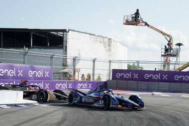 NEW YORK - 10 Temmuz 2021: Envision Yarış Takımı 'ndan Nick Cassidy (37) 2021 ABB Formula E Dünya Şampiyonası' nda Formula E-Prix yarışı 10 'da Red Hook