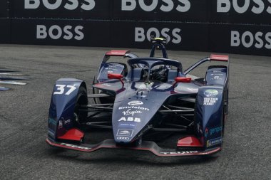 NEW YORK - 10 Temmuz 2021: Envision Yarış Takımı 'ndan Nick Cassidy (37) 2021 ABB Formula E Dünya Şampiyonası' nda Formula E-Prix yarışı 10 'da Red Hook
