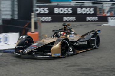NEW YORK - 10 Temmuz 2021: DS TECHEETAH Ekibinden Antonio Felix Da Costa (13) 2021 ABB Formula E Dünya Şampiyonası 'nda Formula E-Prix 10 yarışında Red Hook