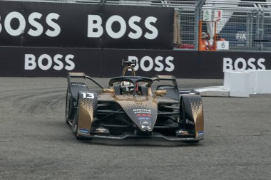 NEW YORK - 10 Temmuz 2021: DS TECHEETAH Ekibinden Antonio Felix Da Costa (13) 2021 ABB Formula E Dünya Şampiyonası 'nda Formula E-Prix 10 yarışında Red Hook