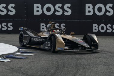 NEW YORK - 10 Temmuz 2021: DS TECHEETAH Ekibinden Antonio Felix Da Costa (13) 2021 ABB Formula E Dünya Şampiyonası 'nda Formula E-Prix 10 yarışında Red Hook