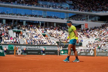 PARIS, FRANCE - 5 Haziran 2022: İspanya Grand Slam şampiyonu Rafael Nadal, 2022 'de Fransa' nın Paris kentinde Norveçli Casper Ruud 'a karşı oynadığı son maçta