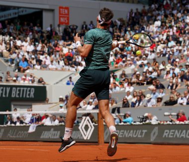 PARIS, FRANCE - 5 Haziran 2022: Norveç 'ten profesyonel tenisçi Casper Ruud, İspanya' dan Rafael Nadal ile 2022 'de Paris, Fransa' da oynanan final maçında