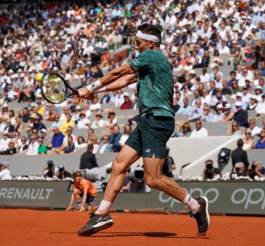PARIS, FRANCE - 5 Haziran 2022: Norveç 'ten profesyonel tenisçi Casper Ruud, İspanya' dan Rafael Nadal ile 2022 'de Paris, Fransa' da oynanan final maçında