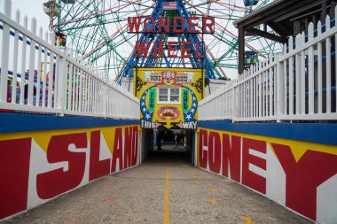 BROOKLYN, NEW YORK - MAY 9, 2021: Wonder Wheel at the Coney Island amusement park. Deno's Wonder Wheel is a hundred and fifty foot eccentric Ferris wheel. This wheel was built in 1920 