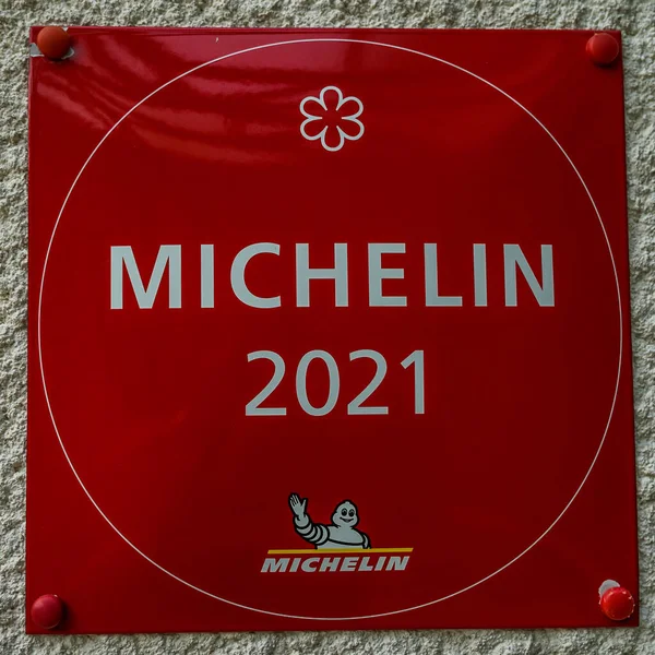 Champillon France May 2022 One Star Michelin Guide Plaque Award — ストック写真