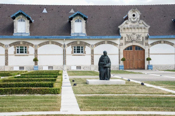 Reims France May 2022 Statue Dom Ruinart Entrance Champagne Ruinart — Foto de Stock