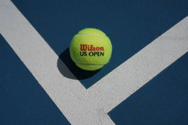 New York August 2022 Open Wilson Tennis Ball Wilson Official — Stok fotoğraf