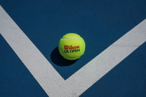 New York August 2022 Open Wilson Tennis Ball Wilson Official — Foto de Stock