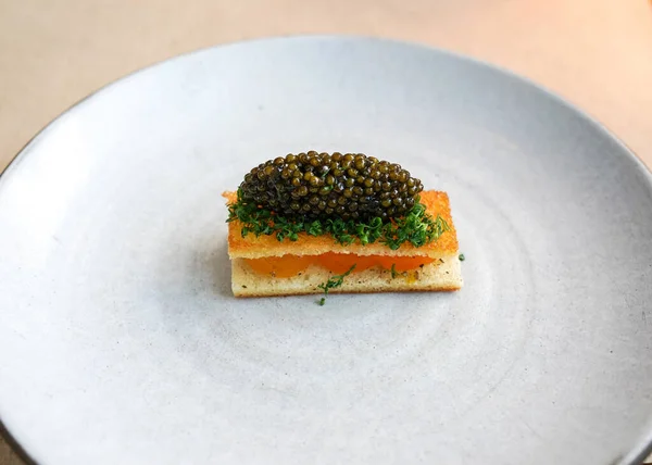 Egg Toast Caviar Herbs Gourmet Restaurant — Foto de Stock