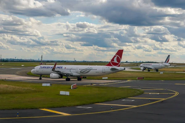 Paris France June 2022 Turkish Airlines Airbus A321 Tarmac Charles — Zdjęcie stockowe