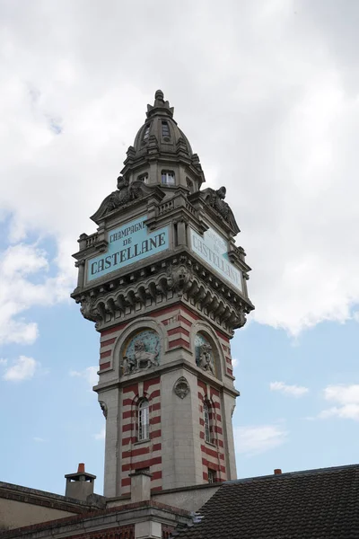 Epernay Francja Maj 2022 Charakterystyczna Wieża Głównym Budynku Champagne Castellane — Zdjęcie stockowe
