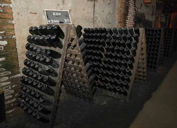 Champagne Bottles Pupitre Reims France Remuage Riddling Champagne — Stockfoto