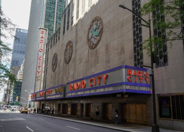 NEW YORK - 13 Eylül 2022: New York Şehri tarihi, Rockefeller Center 'daki Radio City Music Hall, Manhattan