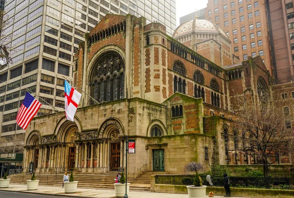 2021年3月25日 曼哈顿的圣巴多罗缪教堂 它是一个历史悠久的圣公会教区 始建于1835年1月 位于公园大道的东侧 介于50街和51街之间 — 图库照片