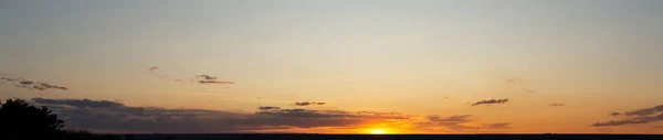 Затемнение Пейзаж Закате Трагическое Мрачное Небо Панорама — стоковое фото