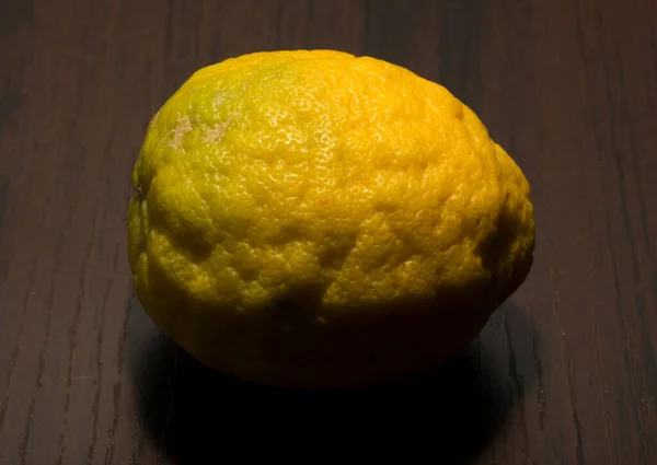 Limão Enrugado Mesa Conceito Pele Celulite — Fotografia de Stock