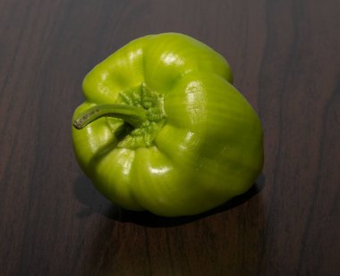 Yeşil dolma biber (ayrıca tatlı biber olarak da bilinir), Kapsicum Annuum familyasından Grossum familyasından bir bitki türü..