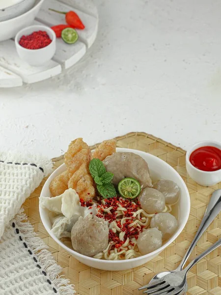 Makanan Tradisional Indonesia Bakso Yang Telah Dimodifikasi Dari Daerah Garut — Stok Foto