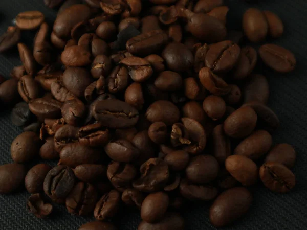 Fresh Roasted Coffee Beans Pile Isolated — 스톡 사진