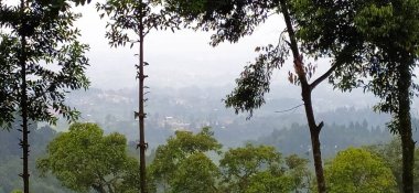 Sukabumi Endonezya Şehir manzarası Dağın tepesinden