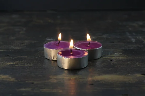 Burning Candle Photo Studio Gold Light Purple Candle — Stock Photo, Image
