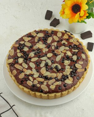 Tatlı Turtalı Brownie 'ler çay ve kahve saatleri için uygun çeşitli malzemelerle..