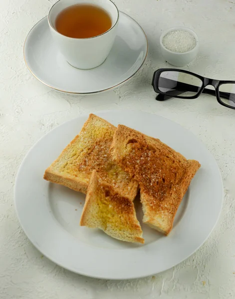 Pain Grillé Beurre Sucre Servi Avec Une Tasse Thé — Photo