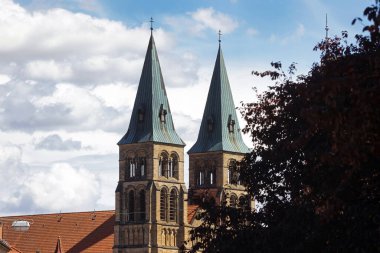 Landau 'daki Marienkirche Kuleleri.